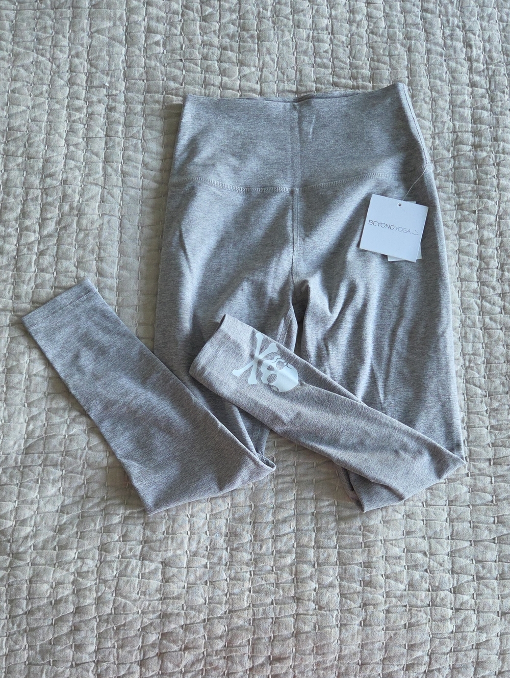 NWT Beyond Yoga Caught in the MIDI Heather Gray Leggings w/ Soul Cycle Logo MED